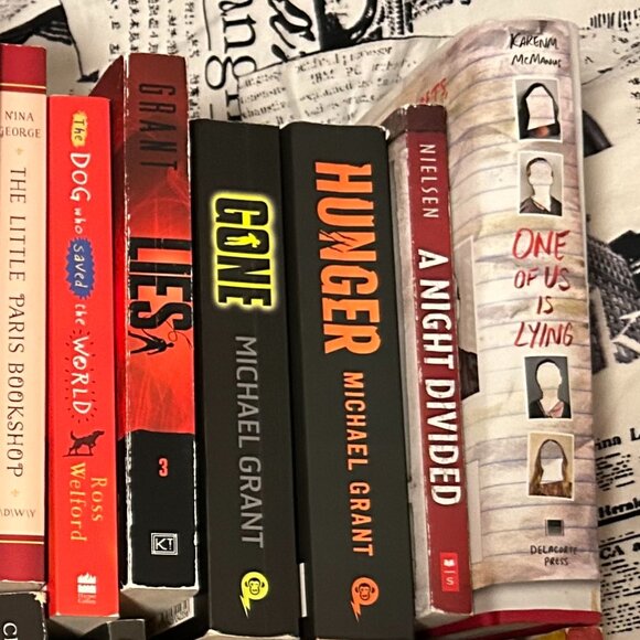 Books - Picture 3 of 3